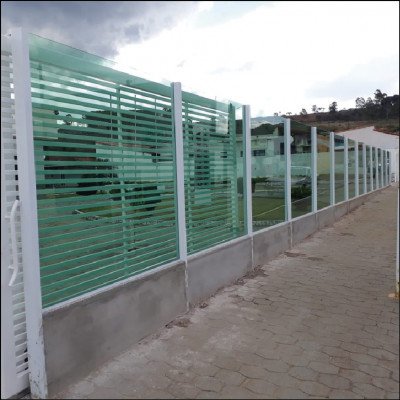 Muro em Vidro Temperado