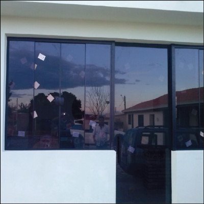 Porta e Janelas Acoplada Vidro Fumê - imagem 1