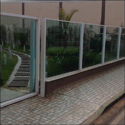 Muro Residencial em Vidro Temperado