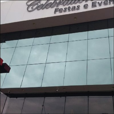 Fachada Comercial em Vidro Laminado - imagem 2