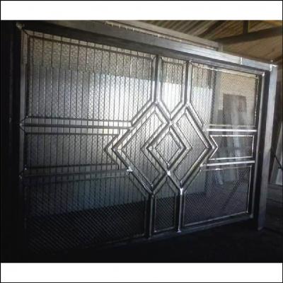 Portão de Garagem com Tela