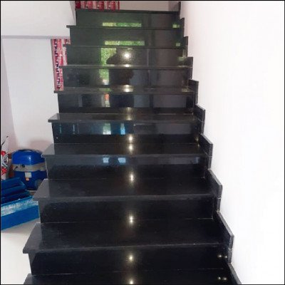 Escada em Granito Preto São Gabriel