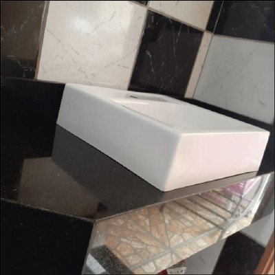 Lavatório em Preto São Gabriel com Saia em 45 Graus