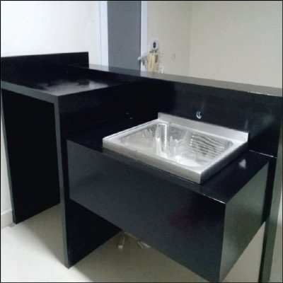 Lavanderia em Granito Preto ( Cuba em Inox )