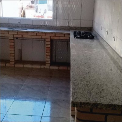 Balcão em Área Gourmet Granito Santa Cecília - imagem 1