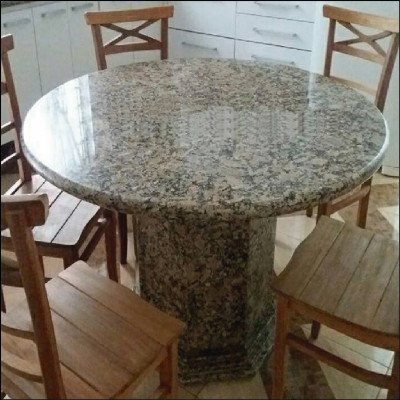 Mesa em Granito Amarelo Florença