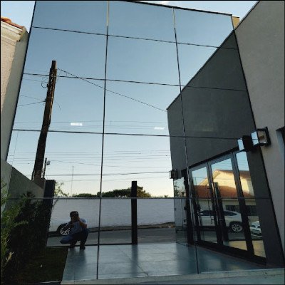 Fachada e Muro de Vidro - imagem 1