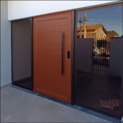 Porta em Alumínio Amadeirado