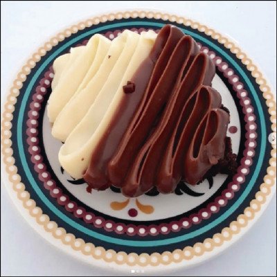 Brownies com Cobertura Dois Amores - Brigadeiro e Leite Ninho