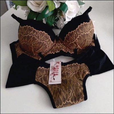 Conjunto Calcinha e Sutiã Zoeh