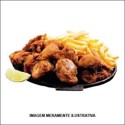 Porção de Frango a Passarinho com Batata Frita