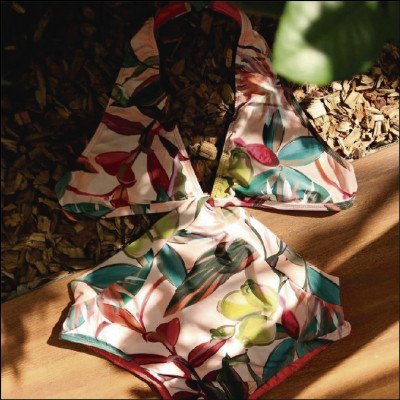 Maiô Com Abertura Lateral