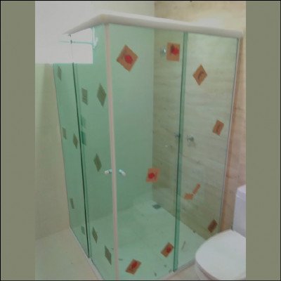 Box Verde com Alumínio Branco