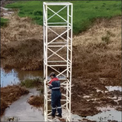 Torre em Estrutura Metálica