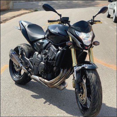 Lavagem de Moto Detalhada + Enceramento