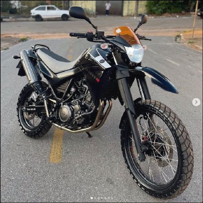 Lavagem de Moto Detalhada + Enceramento