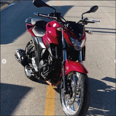 Lavagem de Moto Detalhada + Enceramento - imagem 1