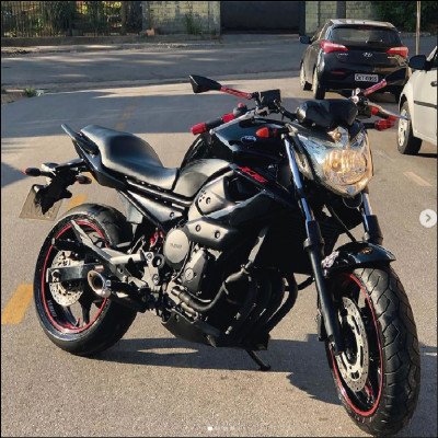 Lavagem de Moto Detalhada + Enceramento