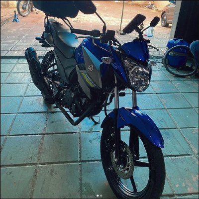 Lavagem de Moto Detalhada + Enceramento