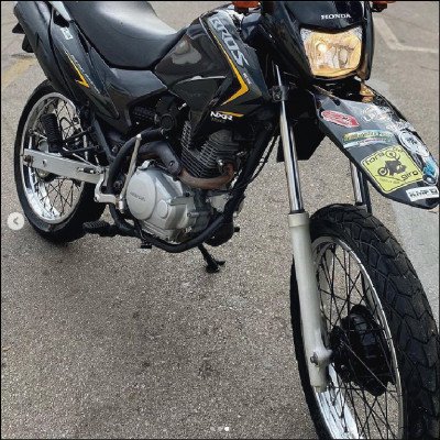Lavagem de Moto Detalhada + Enceramento - imagem 2