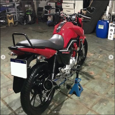 Lavagem de Moto Detalhada + Enceramento - imagem 1