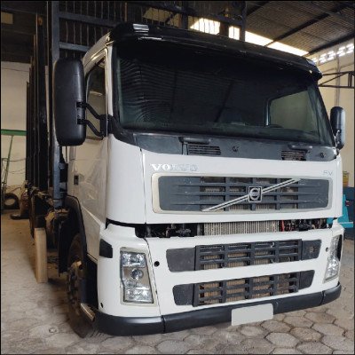 Funilaria e Pintura em Caminhões