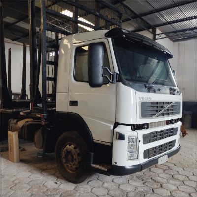 Funilaria e Pintura em Caminhões - imagem 2