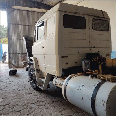 Funilaria e Pintura em Caminhões - imagem 3