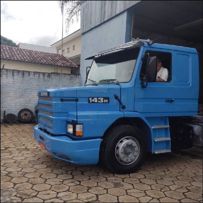 Funilaria e Pintura em Caminhões - imagem 3