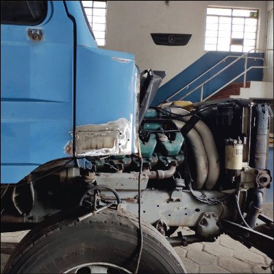 Funilaria e Pintura em Caminhões - imagem 5