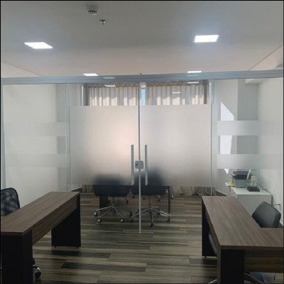 Porta com Película Para Escritório