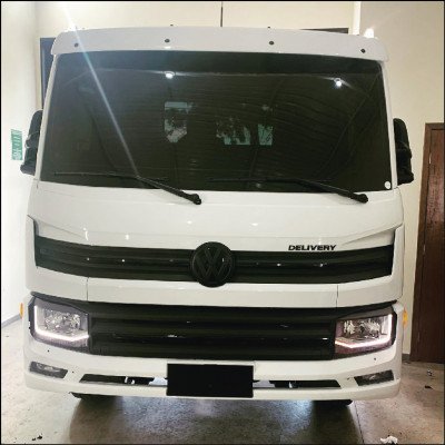 Película S.R Premium 05%  Película Black Carbon 35% Chrome