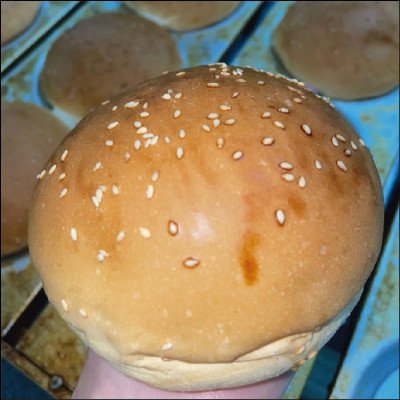 Pão de Hambúrguer Grande com Gergelim Un.