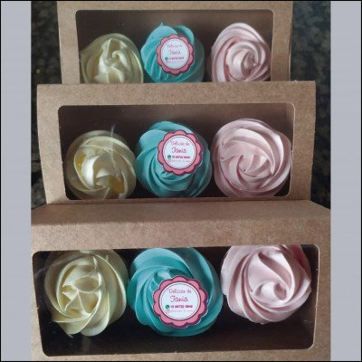 Rosetas de Suspiros Recheados com Brigadeiro