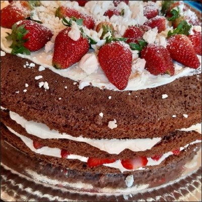 Bolo de Chocolate com Morango