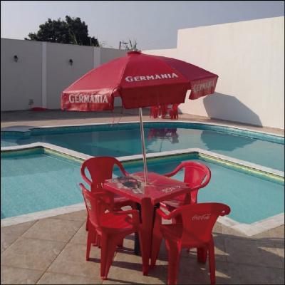 Mesas e Cadeiras Germânia com Guarda Sol