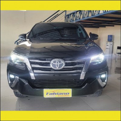 Toyota SW4 Srx 7 lugares Ano 2018 Diesel - imagem 2