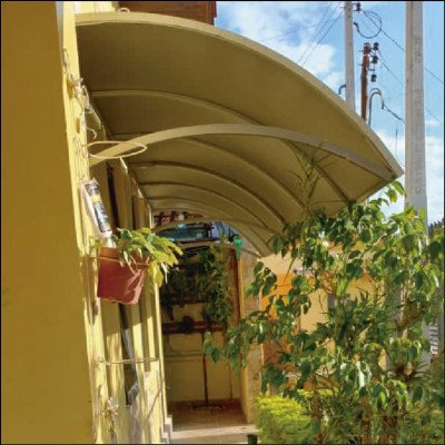 Toldo Semi Curvo de Policarbonato e Lona