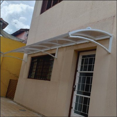 Toldo Semi Curvo de Policarbonato e Lona