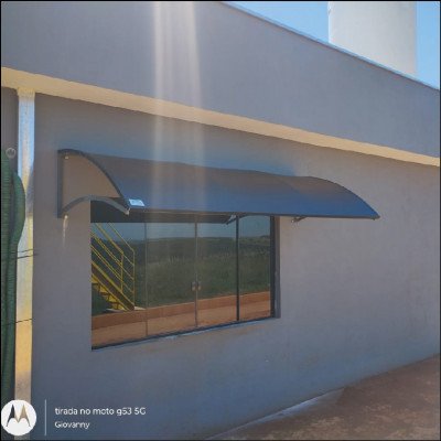 Toldo Semi Curvo de Policarbonato e Lona