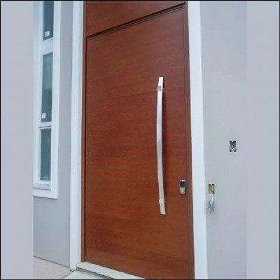 Porta Pivotante em Madeira