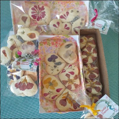Bolachas Caseiras com Flores Comestíveis