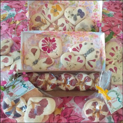 Bolachas Caseiras com Flores Comestíveis - imagem 1