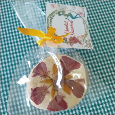 Bolachas Caseiras com Flores Comestíveis - imagem 1