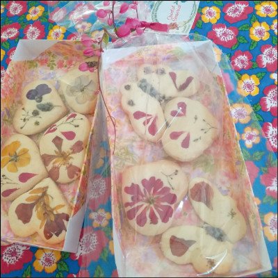 Bolachas Caseiras com Flores Comestíveis