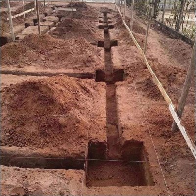 Abertura de Brocas e Valetas para Alicerce