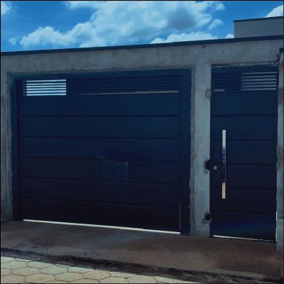 Portão Basculante e Social Separado