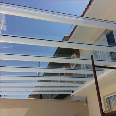 Pergolado em Alumínio e Vidros Laminados