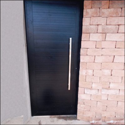 Porta em Esquadria de Alumínio