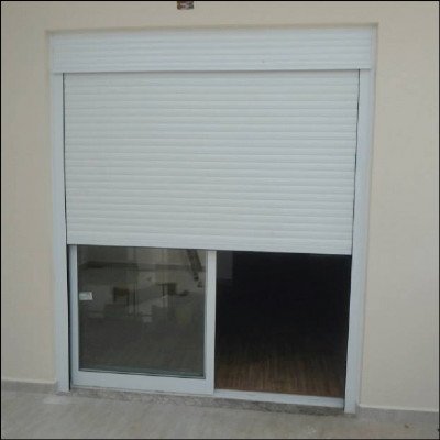 Porta em Esquadria de Alumínio com Persiana Integrada